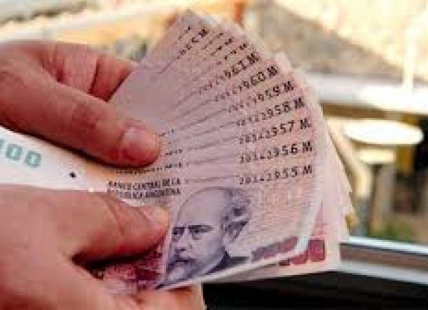 Hoy cobran los empleados activos y jubilados de Chubut