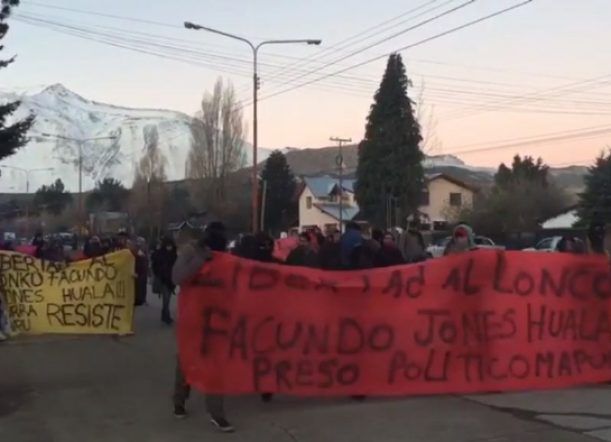La marcha en Esquel donde estuvo Santiago Maldonado