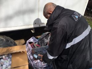 Aduana secuestra cargamento de ropa y carteras en Lago Puelo