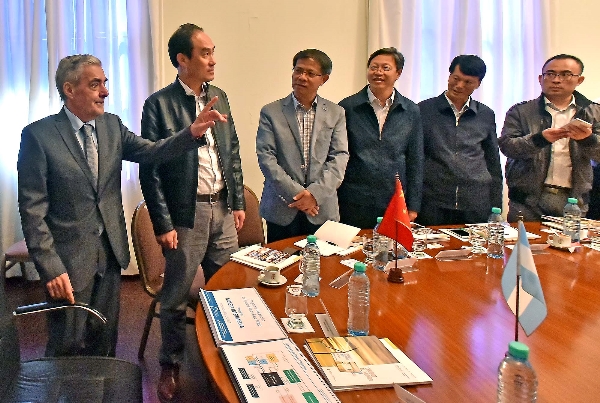 Das Neves recibió a inversores chinos interesados en la Meseta