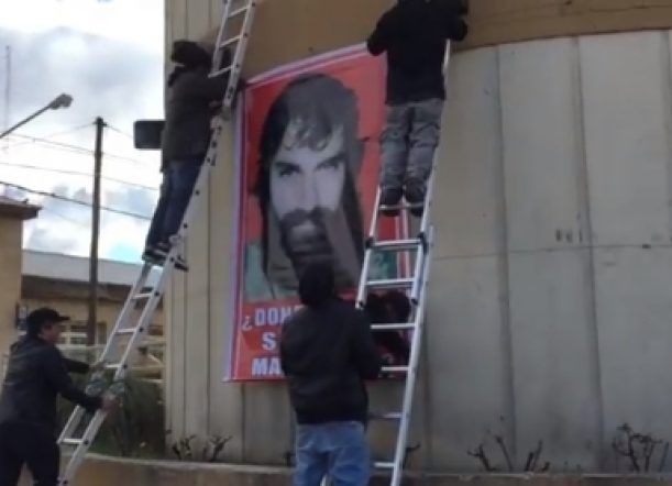 Desplegaron un banner de Maldonado en el Melipal