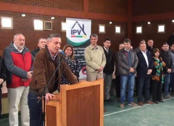 Arcioni le recordó a Ongarato que gestione por el gasoducto