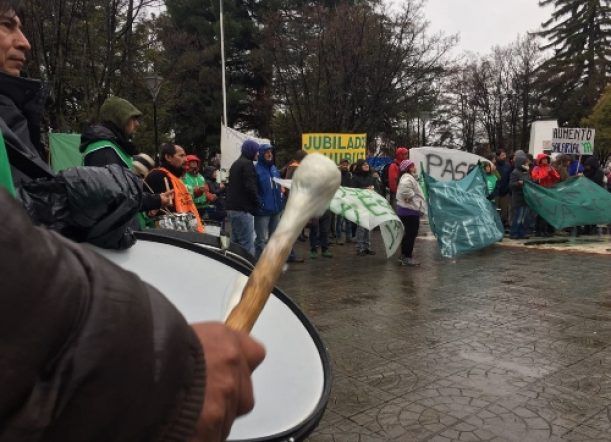 Paro nacional: bajo la lluvia los estatales se movilizaron