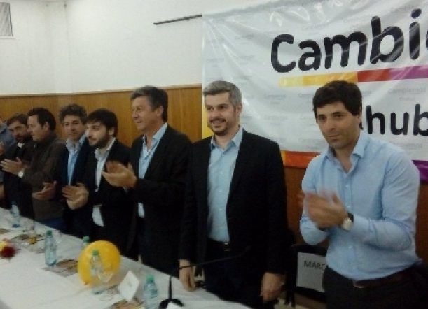 Marcos Peña visitó Trelew para apoyar la candidatura de Menna