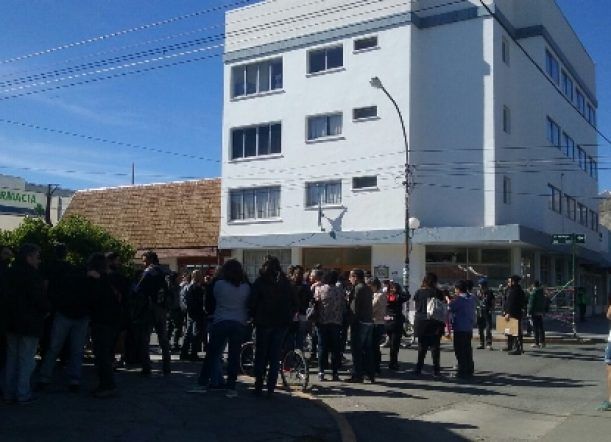 En Esquel hubo manifestaciones frente al Juzgado Federal