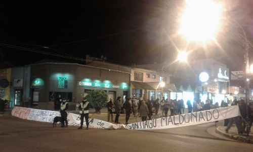 En Esquel hubo manifestaciones frente al Juzgado Federal