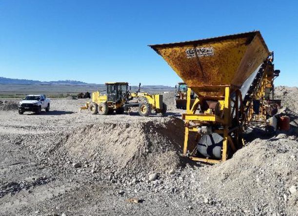 Retoman pavimentación de ruta que une la 40 con Río Pico