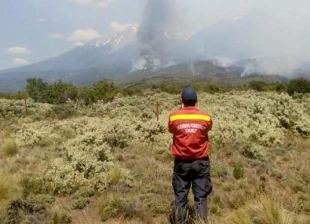 Incendio Corcovado: hoy no pudieron operar los medios aéreos