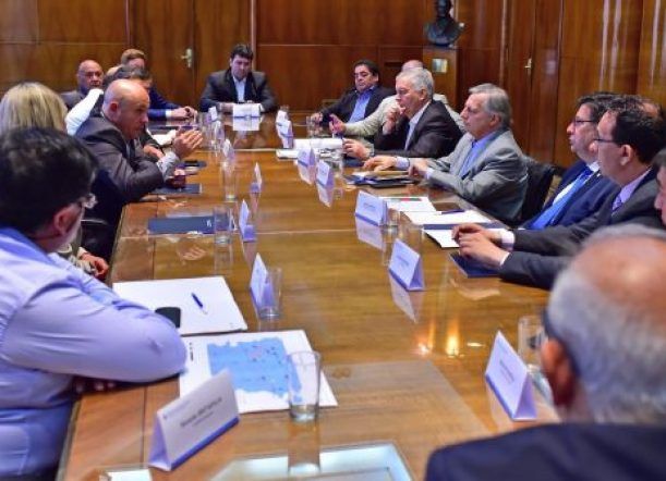 Intendentes del valle y la meseta se reunieron con Aranguren