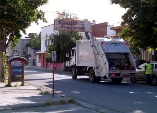 En Navidad y Año Nuevo, la basura adentro de casa