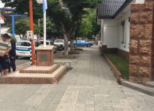 El joven fallecido en Tecka fue apuñalado por la espalda