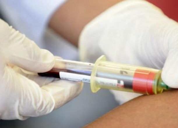 Denuncian que hay gente trabajando como bioquímicos sin título