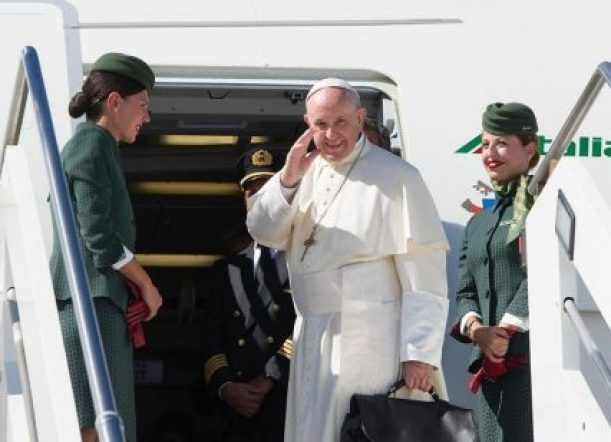 El Papa Francisco ya está viajando a Chile