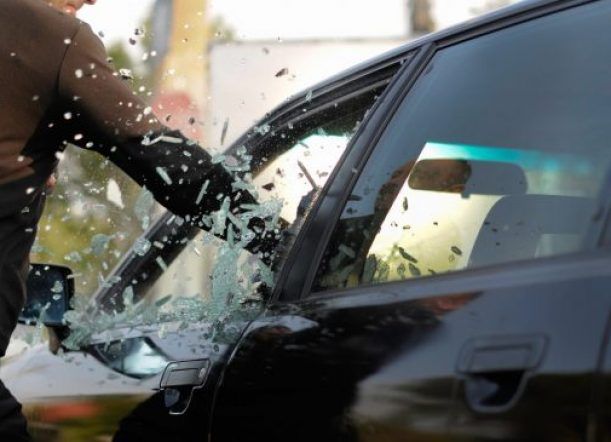 Robo en autos: dos meses de prisión para los sospechosos