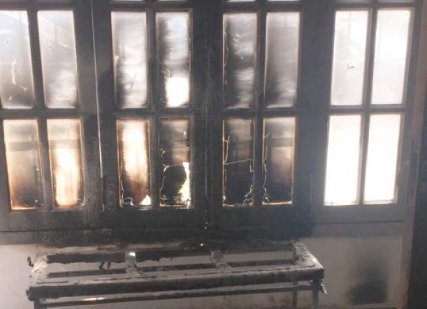 Un policía apagó el incendio en la Secretaría de Trabajo