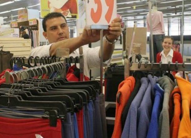 Empleados de comercio cobran un ajuste de salarios y negocian 2018