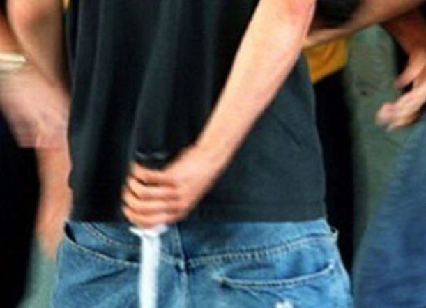 Alcoholizado, intentó lastimarlo con un cuchillo