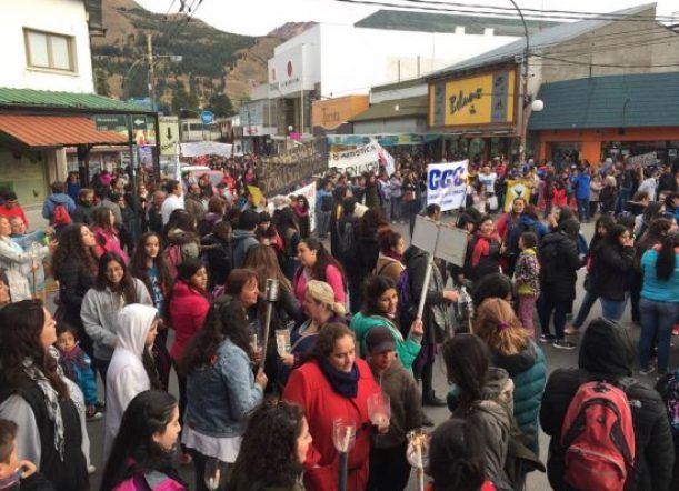 Gran convocatoria en la Marcha de Antorchas por la educación