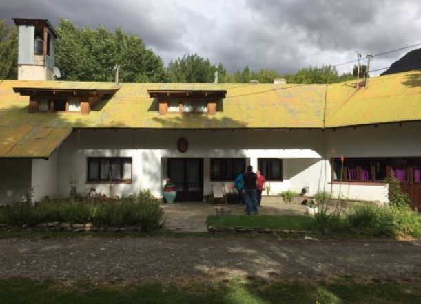 La Casa Estudiantil sin agua por conflicto con un vecino