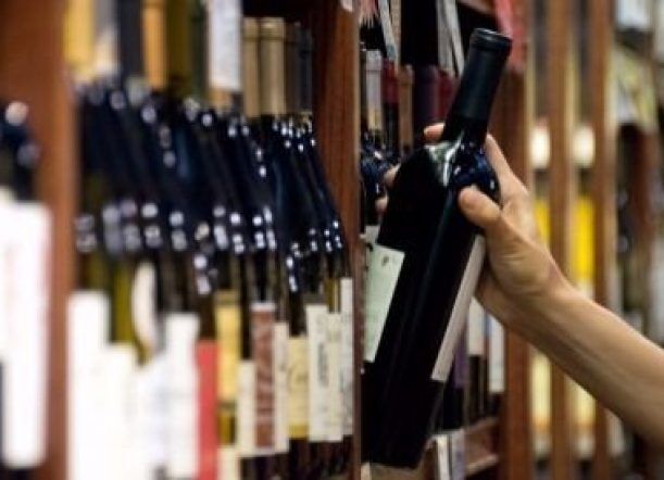 Aprobaron multas de hasta 40 mil pesos por expender alcohol