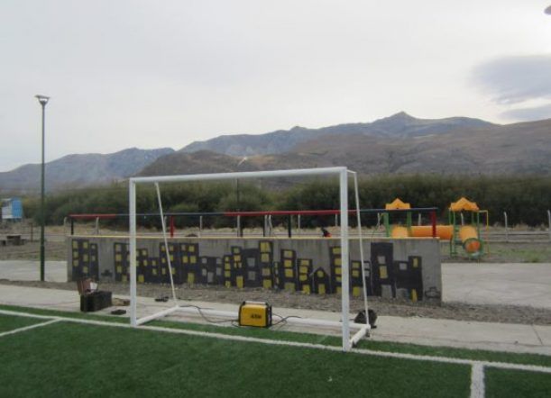 Badén: Colocaron nuevos arcos en la “Placita de los Sueños”