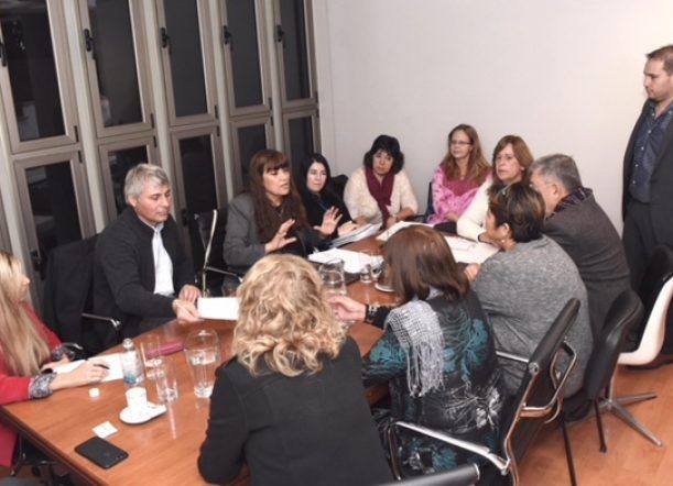 Cigudosa dio explicaciones por asignar horas cátedras a familiares