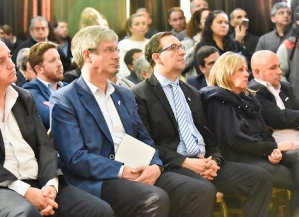 Veinte intendentes firmaron el Convenio del Pacto Fiscal