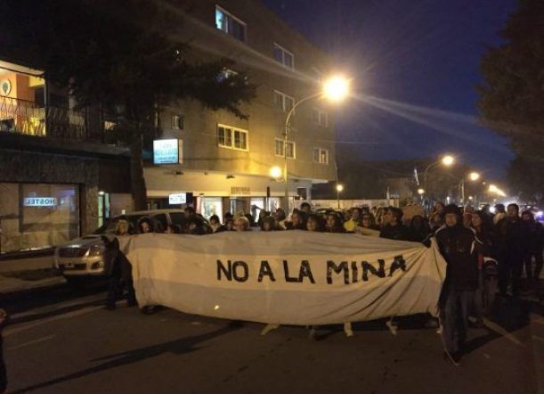 Con frío, el No a la Mina volvió a marchar