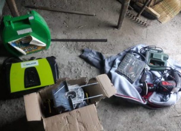 Encontró elementos ajenos en su patio: habían sido robados