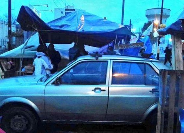 Rawson: un auto embistió el acampe docente
