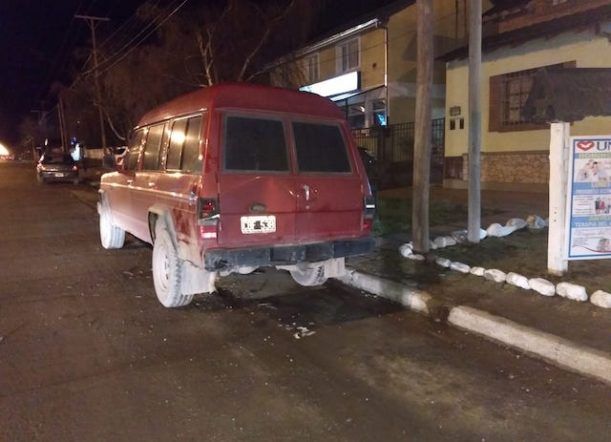 Choque sin lesionados entre dos camionetas
