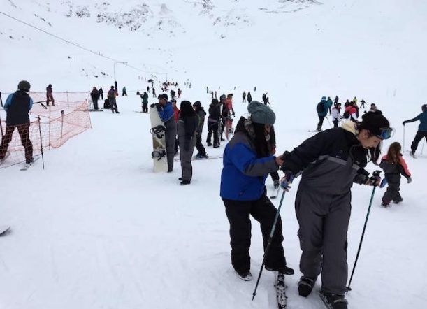 ¿Cuánto sale alquilar un equipo de esquí en La Hoya?