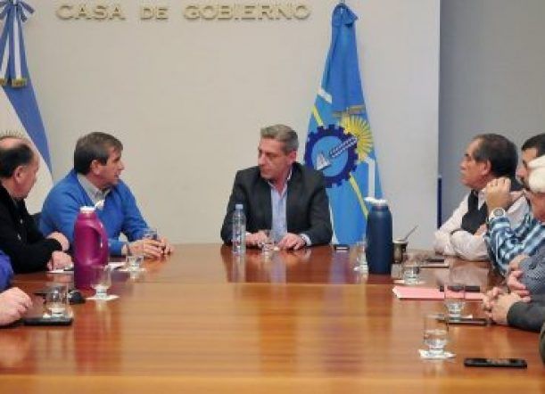 La FECH y Arcioni hablaron sobre la crisis comercial