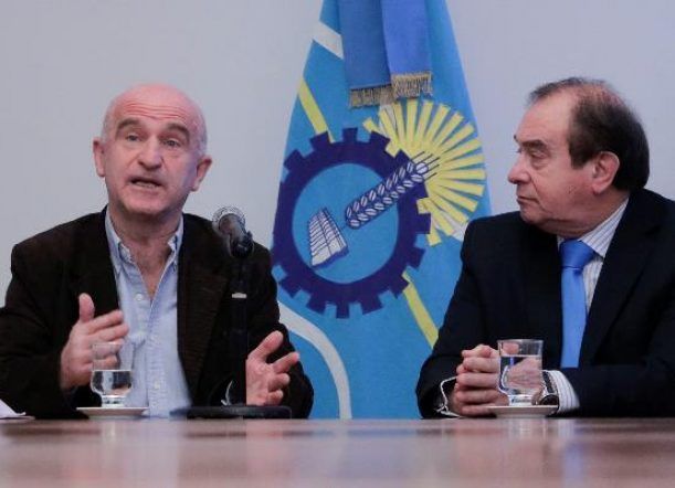 “Sin refinanciación, peligran los sueldos del tercer rango”