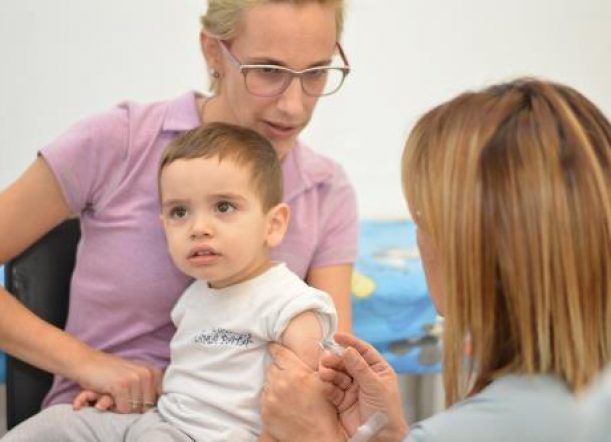 Vacuna contra meningitis: Por qué se aplica a los 11