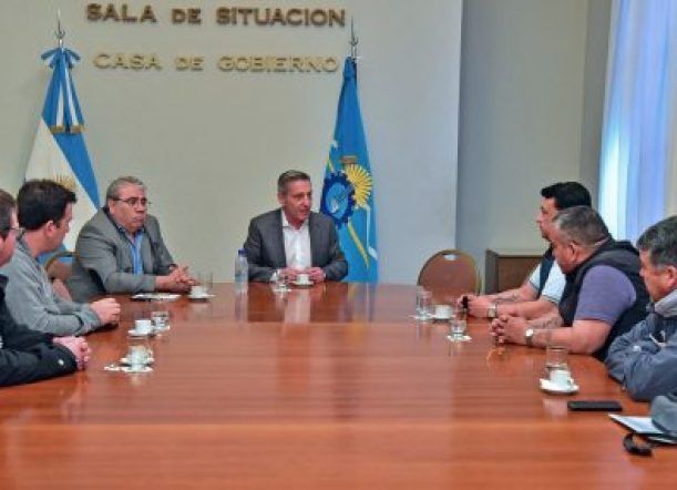 Presentan un plan de obra pública a la UOCRA