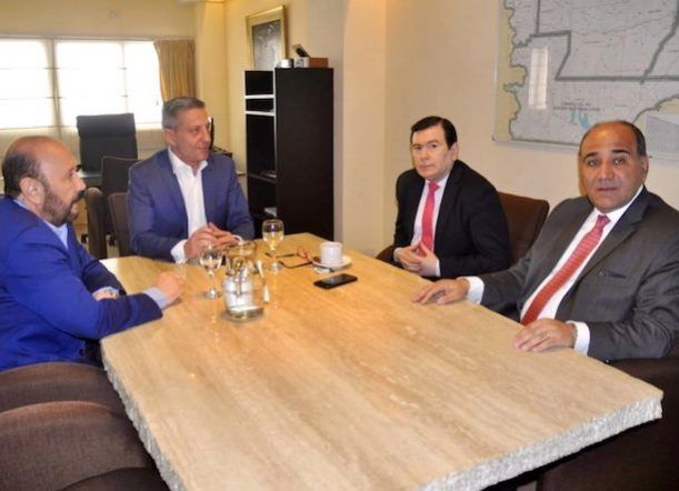Arcioni se reunió con los gobernadores Manzur, Zamora e Insfran