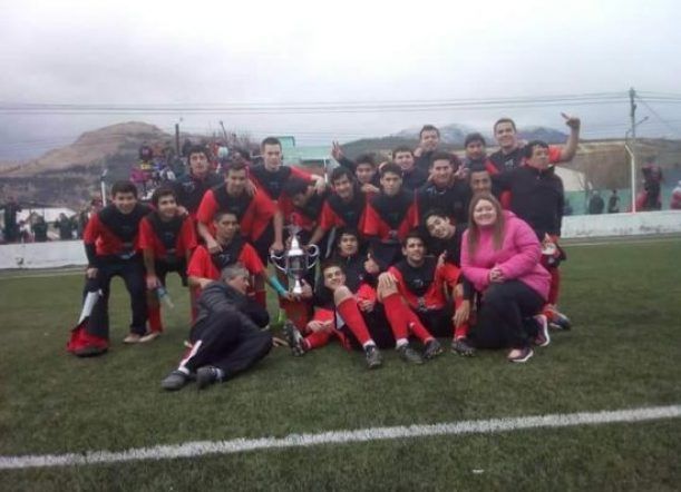 Patagónico de fútbol: Fontana recibe a San Martín