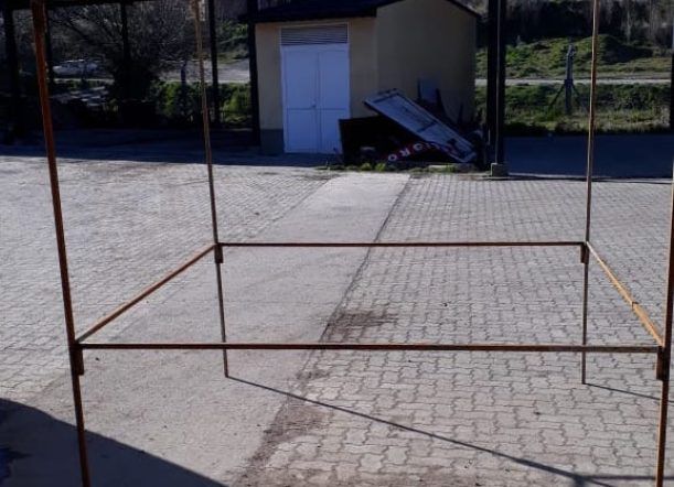 Avanzan con la construcción de stands para ferias