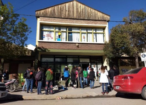 El paro se hace sentir en escuelas y en Salud