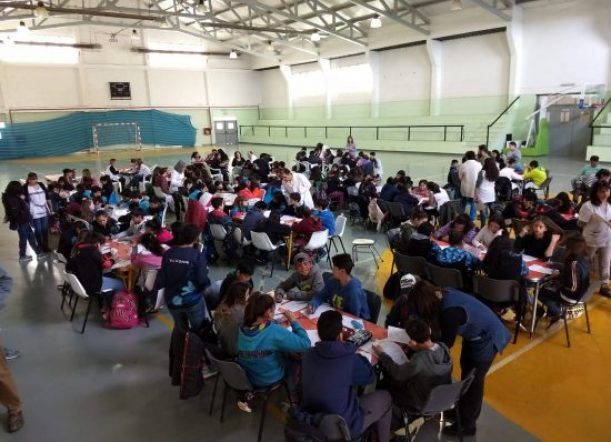 Alumnos buscan su lugar en secundarias con alta demanda