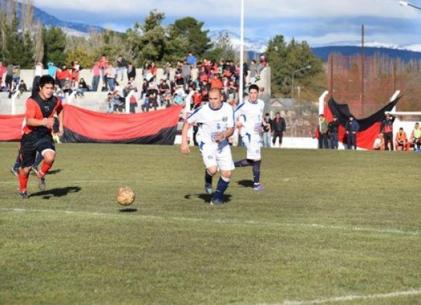 El fútbol cordillerano juega la octava fecha
