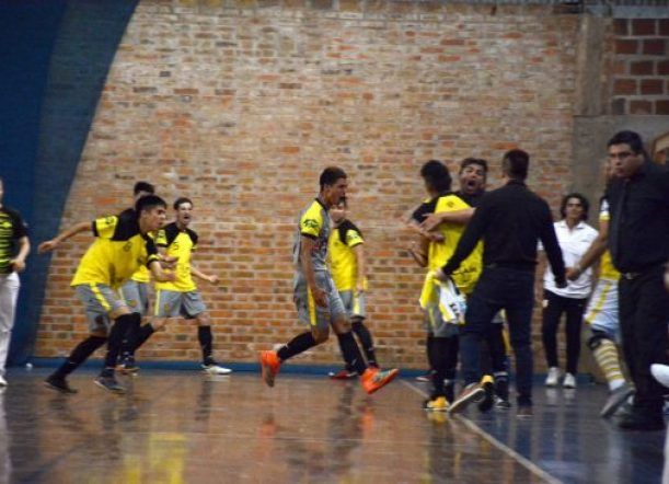 Futsal: Wenu comenzó con el pie derecho en Misiones