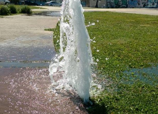 Daños en sistemas de riego y electricidad en plazas