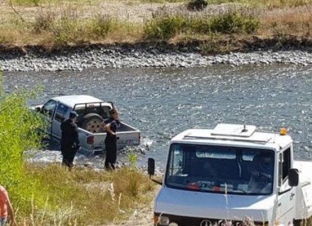 Atropelló a un nene y terminó en el río