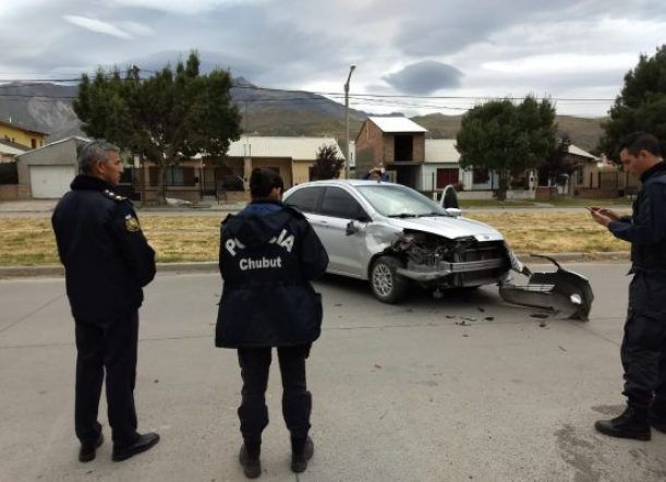 Fuerte accidente sobre Avenida Perón