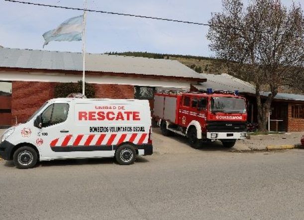 Incendio de pastizales y pinos en el Arco II