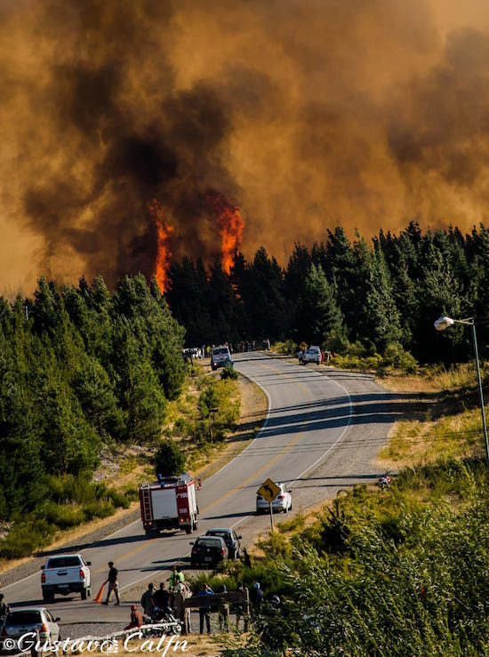 Sin tregua: amplio despliegue para combatir los incendios