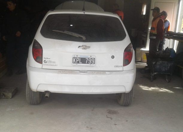Huyó de un control y lesionó a un policía
