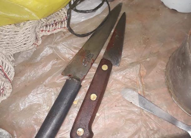 Pelearon con arma blanca y uno le sacó las vísceras